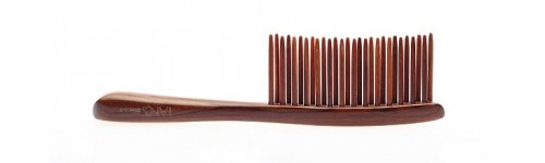 Teeth inserting combs