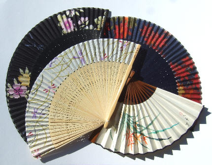 chinesische Fächer aus Papier und Bambus